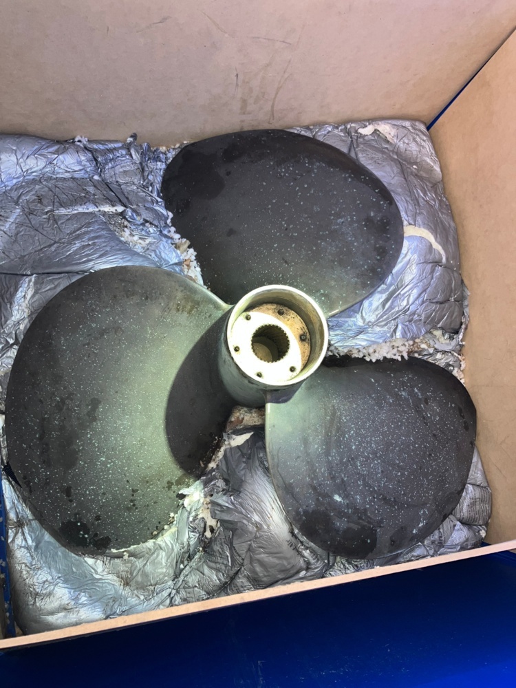 1501307-1 IPS propeller - QE2F 3-blade - Volvo Penta