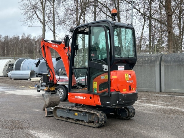 1457611-4 Minigrävare - Kubota KX019-4 Rototilt, -2014 och släp