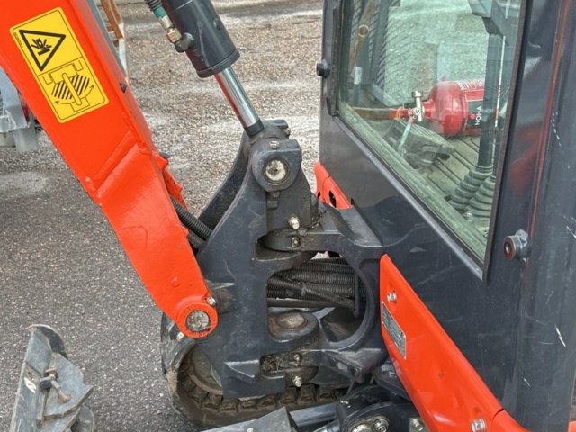1457611-16 Minigrävare - Kubota KX019-4 Rototilt, -2014 och släp