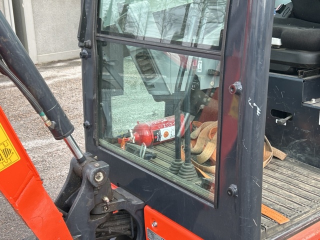 1457611-18 Minigrävare - Kubota KX019-4 Rototilt, -2014 och släp