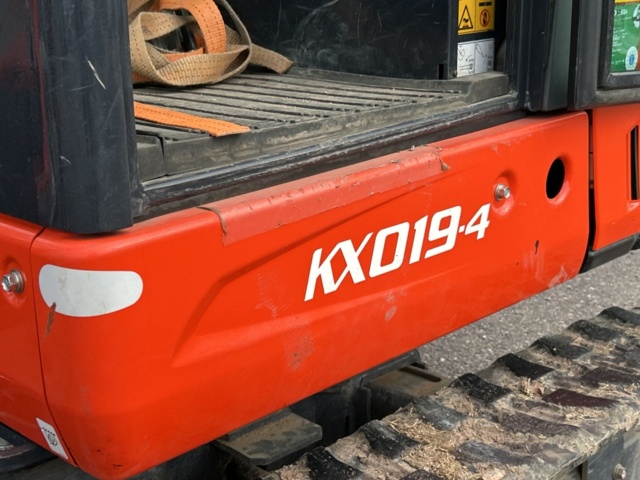 1457611-19 Minigrävare - Kubota KX019-4 Rototilt, -2014 och släp