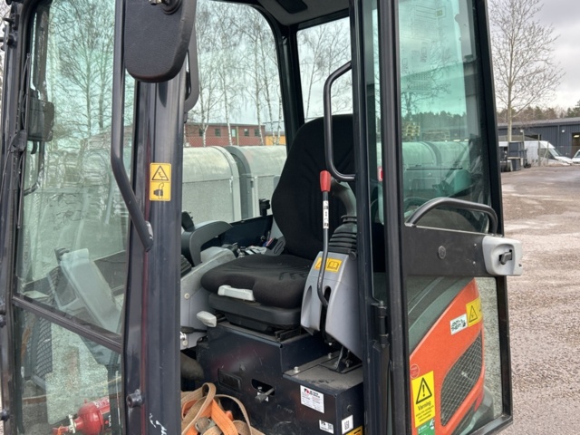 1457611-20 Minigrävare - Kubota KX019-4 Rototilt, -2014 och släp