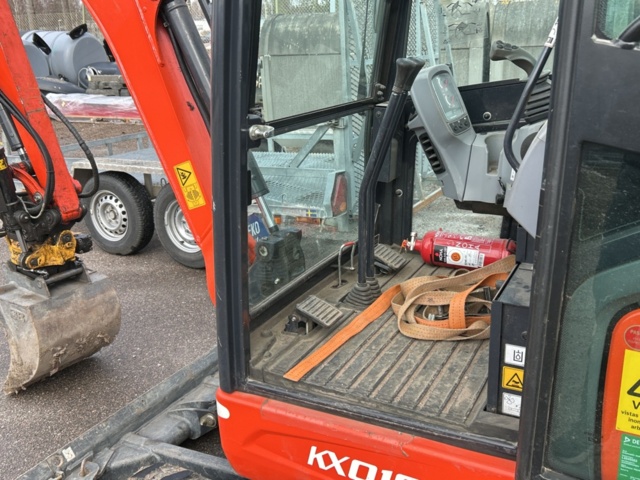 1457611-21 Minigrävare - Kubota KX019-4 Rototilt, -2014 och släp
