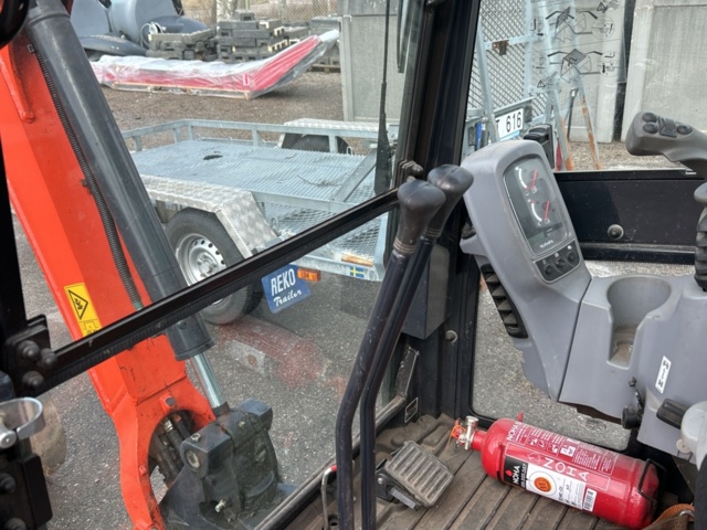 1457611-22 Minigrävare - Kubota KX019-4 Rototilt, -2014 och släp