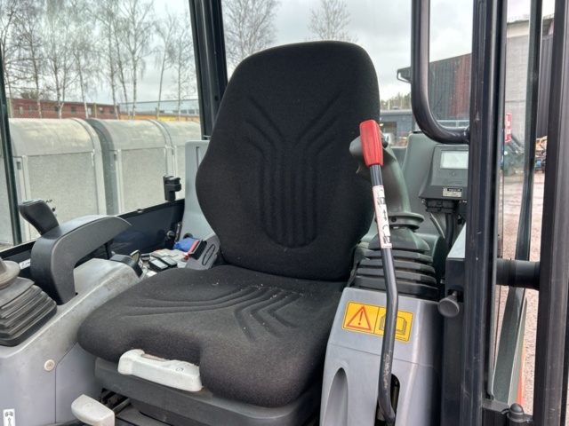 1457611-24 Minigrävare - Kubota KX019-4 Rototilt, -2014 och släp