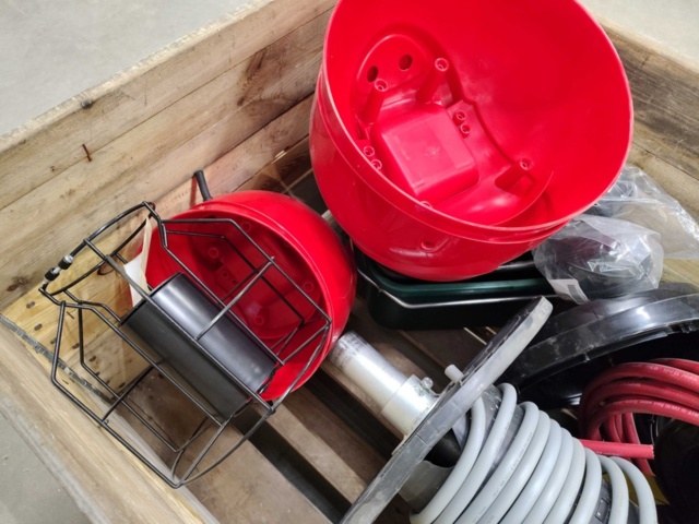1480233-5 Industrikomponenter - kabeltrummor, slang, plastkåpor, diverse delar