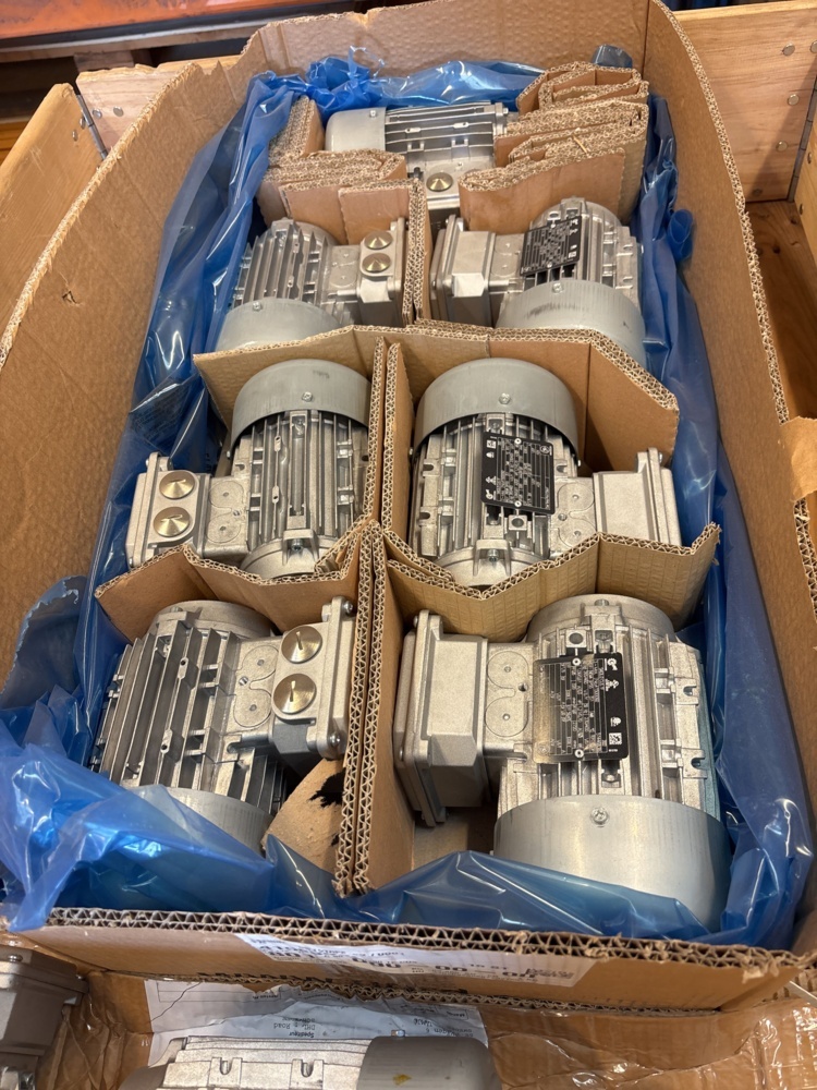 1502815-1 5 st 0,25 kW 3-fas elmotorer 230/400V IP55 – Nya
