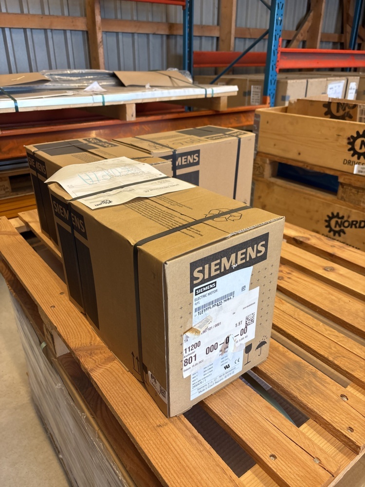 1502817-1 7 st Siemens 0,75 kW IE3 elmotorer – Nya – IP55 – 230/400V
