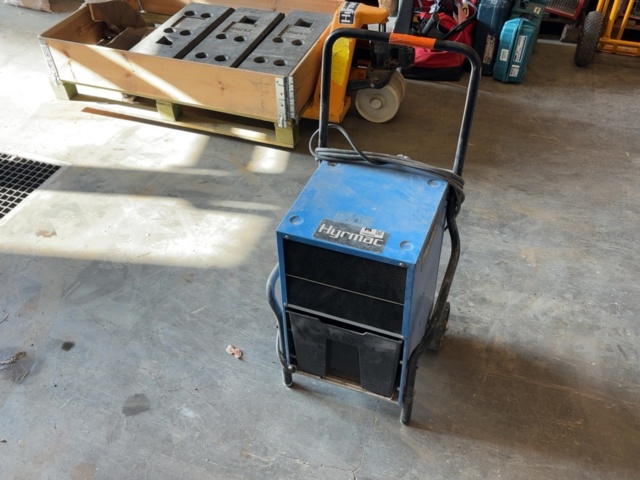 1499360-1 Dehumidifier with wheels and handle - El-Björn AD 200S