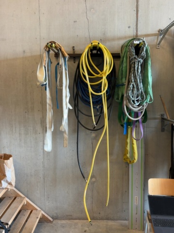1499361-2 Hoses and lifting straps