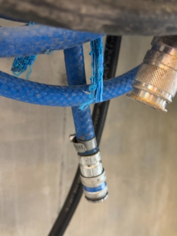 1499361-6 Hoses and lifting straps