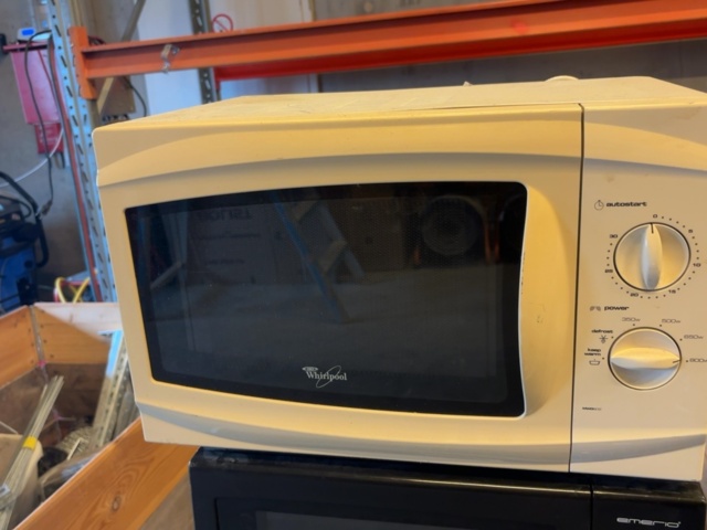 1499458-2 Mikrovågsugnar - Whirlpool MWD602 / M8587
