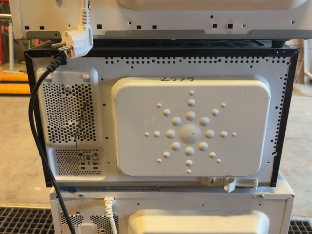 1499458-8 Mikrovågsugnar - Whirlpool MWD602 / M8587