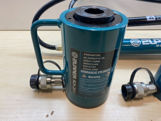 1505387-3 Hydraulic hand pump 1 pc and cylinders 2 pcs