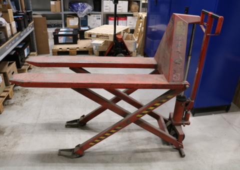 Bild som representerar auktionen - Avyttring busstolar och verkstadsobjekt