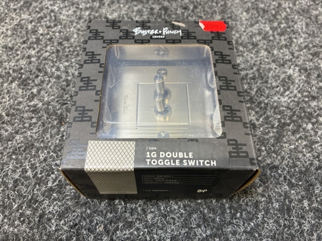 Strömbrytare Buster + Punch 1G Double Toggle Switch
