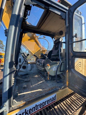 1472757-9 Excavator Liugong 922 E -2013 + 1 ice hook 3 buckets