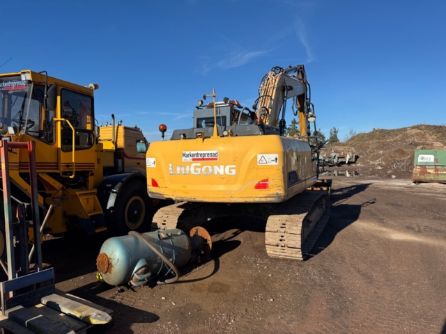1472757-2 Excavator Liugong 922 E -2013 + 1 ice hook 3 buckets