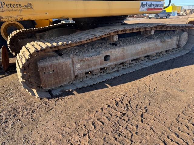 1472757-6 Excavator Liugong 922 E -2013 + 1 ice hook 3 buckets
