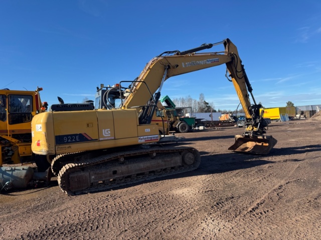 1472757-4 Excavator Liugong 922 E -2013 + 1 ice hook 3 buckets