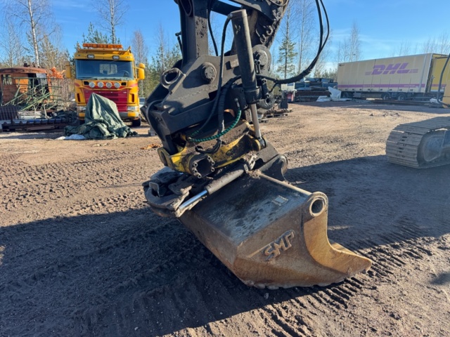 1472757-12 Excavator Liugong 922 E -2013 + 1 ice hook 3 buckets