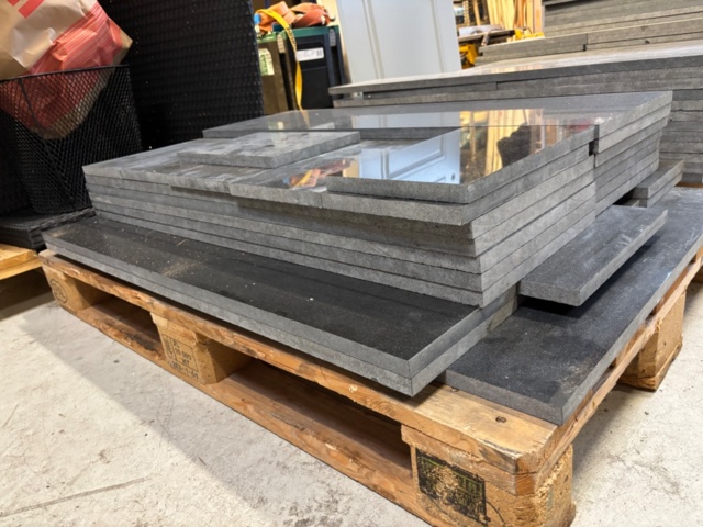 1499337-1 Granite slabs