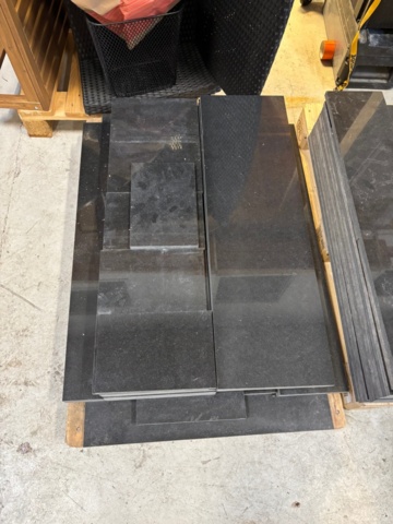 1499337-2 Granite slabs