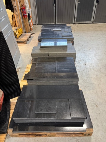 1499337-3 Granite slabs
