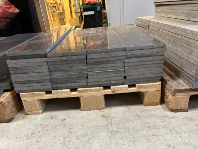 1499337-5 Granite slabs