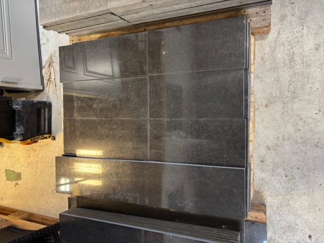 1499337-6 Granite slabs