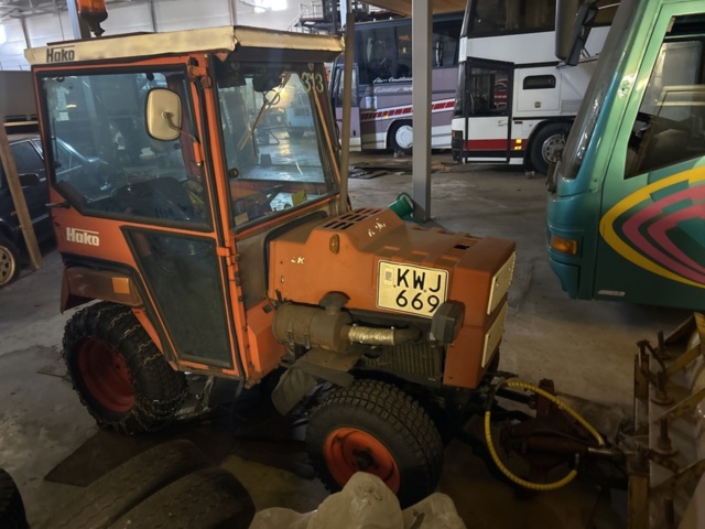 1503888-2 Minitraktor med plog - Hako Hakotrac 3800 D (Reparationsobjekt)