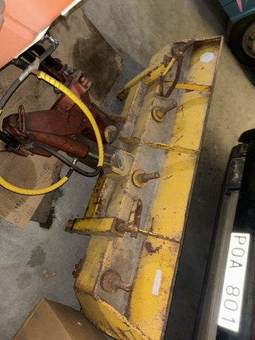 1503888-7 Minitraktor med plog - Hako Hakotrac 3800 D (Reparationsobjekt)