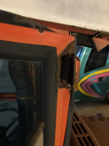 1503888-8 Minitraktor med plog - Hako Hakotrac 3800 D (Reparationsobjekt)