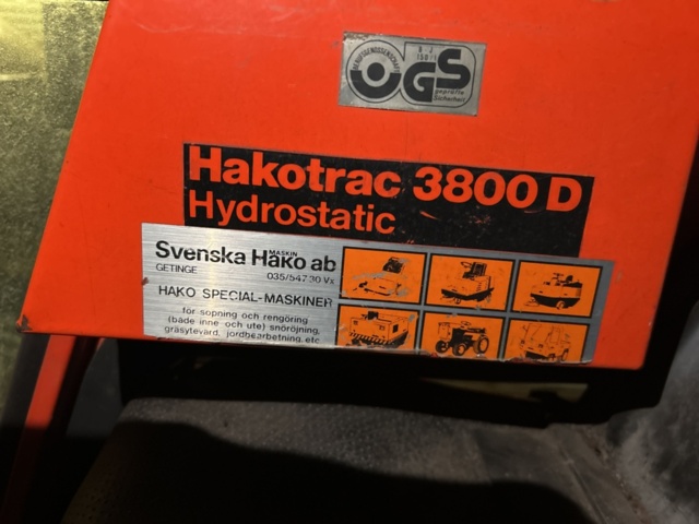 1503888-21 Minitraktor med plog - Hako Hakotrac 3800 D (Reparationsobjekt)