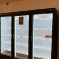 1405617-2 Drickakyl med 3 dörrar – LED-belysning – Stor modell