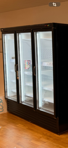 1405617-1 Drickakyl med 3 dörrar – LED-belysning – Stor modell