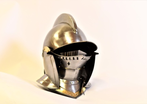 Bild som representerar auktionen - Unik Heminredning; rustningar och riddarhjälmar m.m.