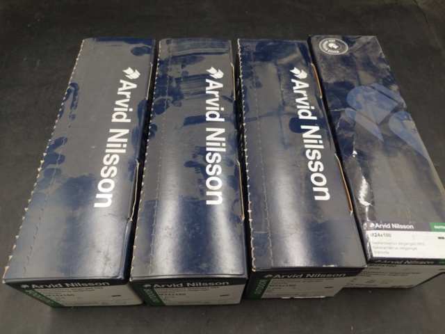 1506868-2 Sexkantskruv M24x180, 4 st lådor - Arvid Nilsson