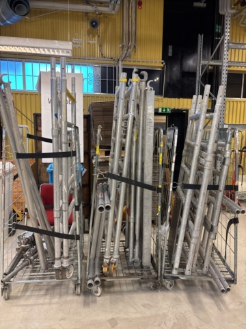 1469285-17 Mobile scaffolding