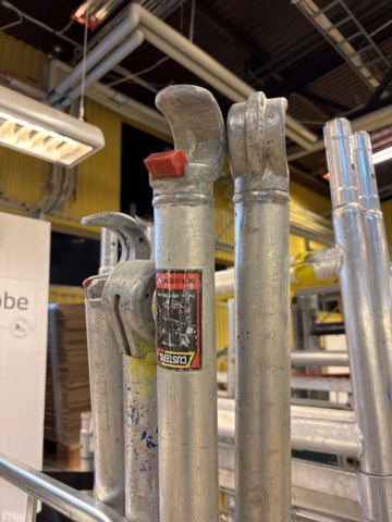 1469285-3 Mobile scaffolding