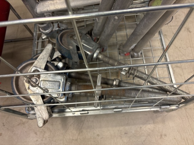 1469285-6 Mobile scaffolding