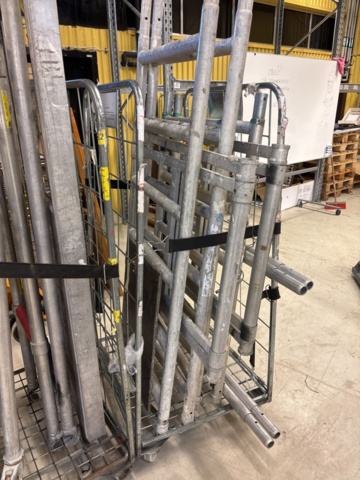 1469285-13 Mobile scaffolding