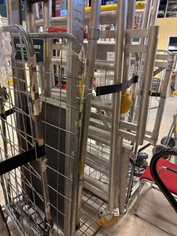 1469285-15 Mobile scaffolding