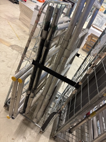 1469285-16 Mobile scaffolding