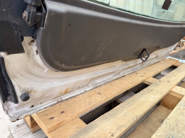 1405627-8 Glasruta till Chevrolet Z28  82-91år