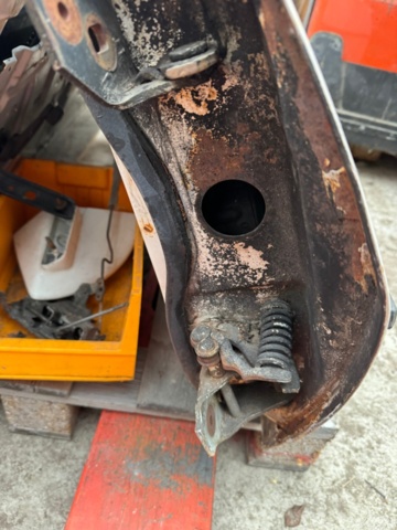 1405628-14 Dörrar till Chevrolet Z28. 82-91 år