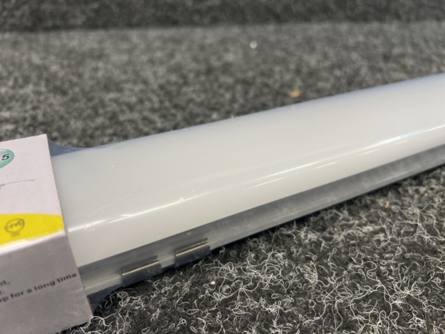 1507383-11 15 LED luminaires 36W, 6500K