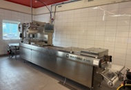 1445147 Multivac R145 tray sealer / packaging line with round feeding table & film