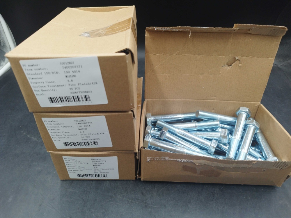 1506905-1 Hexagon bolt 4 boxes - M16x100, ISO 4014
