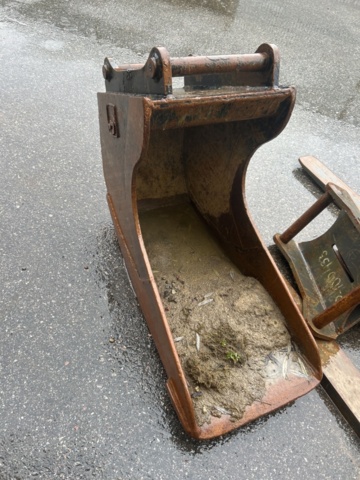 1503916-116 Traktorgrävare Huddig 1260C med tiltrotator + redskap